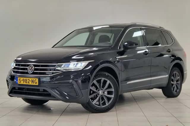 Volkswagen Tiguan (2023) thumbnail 2