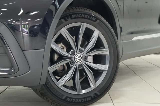 Volkswagen Tiguan (2023) thumbnail 3