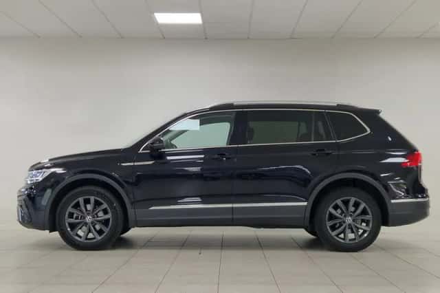 Volkswagen Tiguan (2023) thumbnail 5