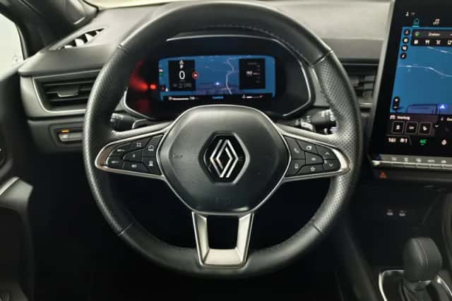 Renault Captur (2024) thumbnail 3