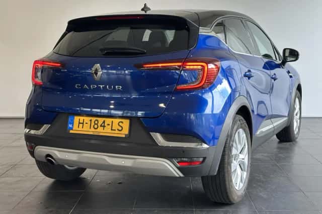 Renault Captur (2020) thumbnail 2