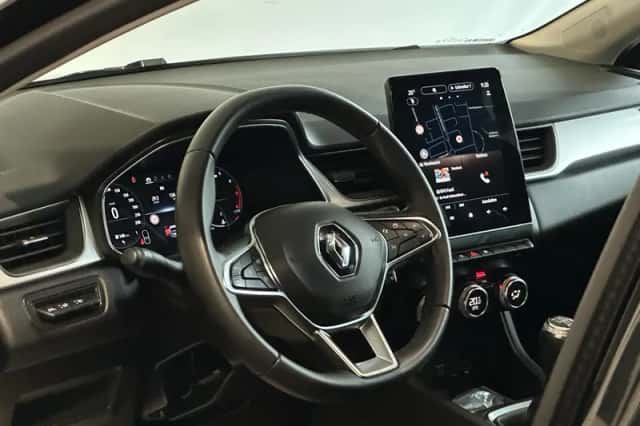 Renault Captur (2022) thumbnail 3