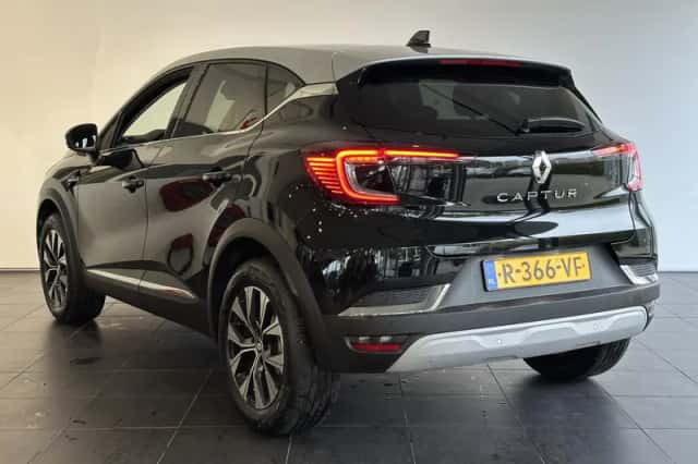Renault Captur (2022) thumbnail 6