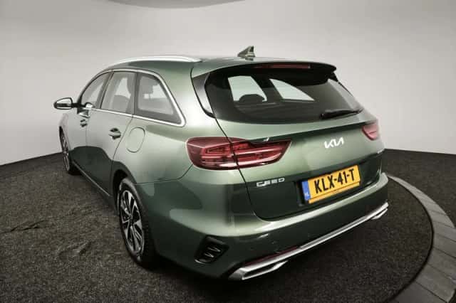 Kia Ceed Sportswagon (2023) thumbnail 6
