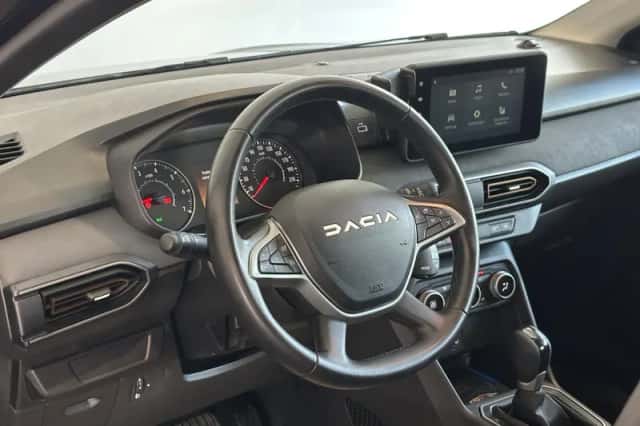 Dacia Sandero Stepway (2024) thumbnail 3
