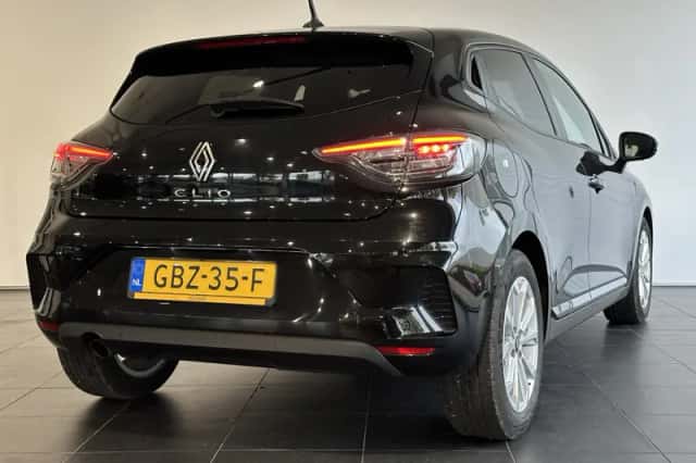 Renault Clio (2024) thumbnail 2