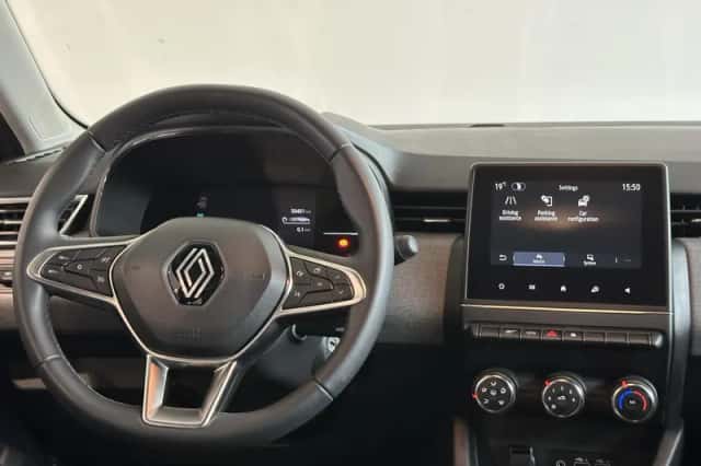 Renault Clio (2024) thumbnail 3