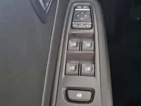 Renault Captur (2017) thumbnail 17