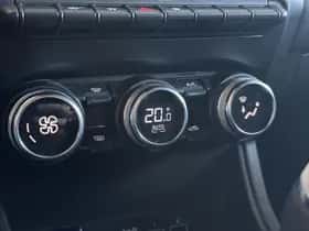 Renault Captur (2023) thumbnail 13
