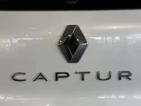 Renault Captur (2023) thumbnail 16