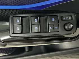Toyota C-HR (2016) thumbnail 19