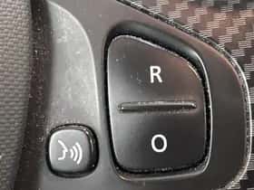 Renault Captur (2015) thumbnail 18