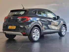 Renault Captur (2021) thumbnail 2
