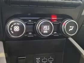 Renault Captur (2020) thumbnail 12