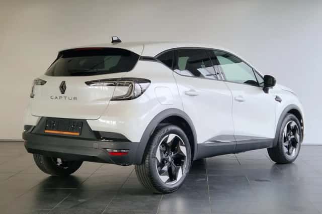 Renault Captur (2025) thumbnail 2