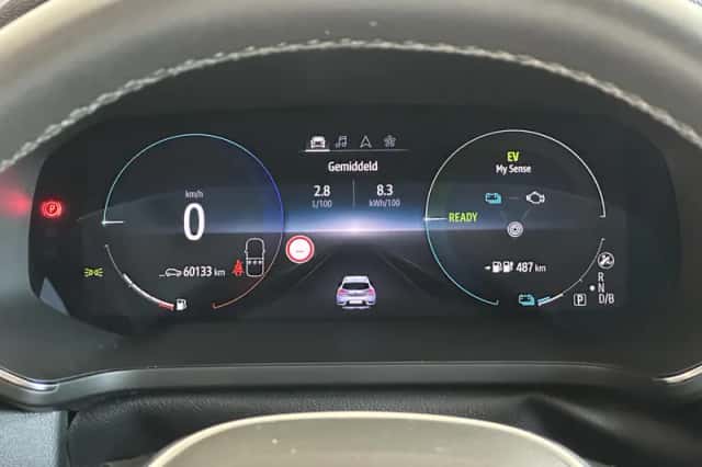Renault Captur (2021) thumbnail 4
