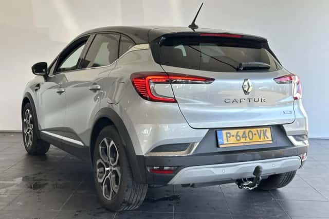 Renault Captur (2021) thumbnail 6