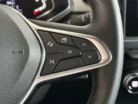 Renault Captur (2021) thumbnail 25