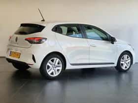 Renault Clio (2024) thumbnail 2