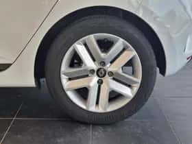 Renault Clio (2024) thumbnail 23