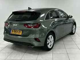 Kia Ceed (2022) thumbnail 2
