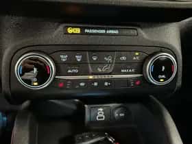 Ford Kuga (2023) thumbnail 11