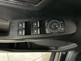 Ford Kuga (2023) thumbnail 17