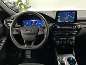 Ford Kuga (2023) thumbnail 3