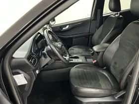 Ford Kuga (2023) thumbnail 6