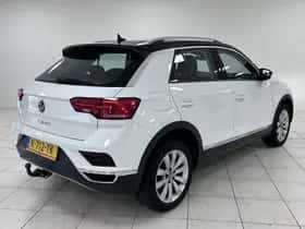 Volkswagen T-Roc (2021) thumbnail 2