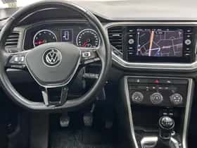 Volkswagen T-Roc (2021) thumbnail 3