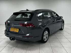 Volkswagen Golf (2022) thumbnail 2