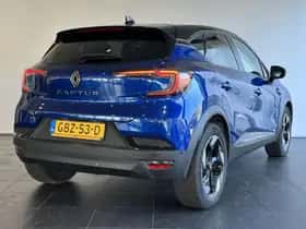 Renault Captur (2024) thumbnail 2
