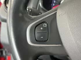Renault Clio (2017) thumbnail 23