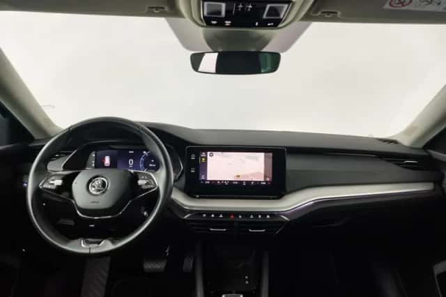 Škoda Octavia (2021) thumbnail 3