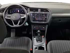 Volkswagen Tiguan (2023) thumbnail 17