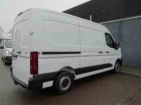 Renault Master (2024) thumbnail 2