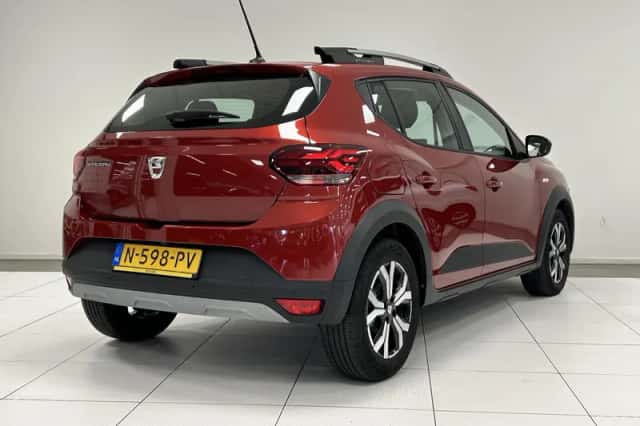 Dacia Sandero Stepway (2021) thumbnail 2