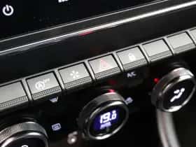 Renault Captur (2021) thumbnail 32