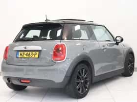 MINI Cooper (2016) thumbnail 2