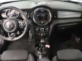 MINI Cooper (2016) thumbnail 3