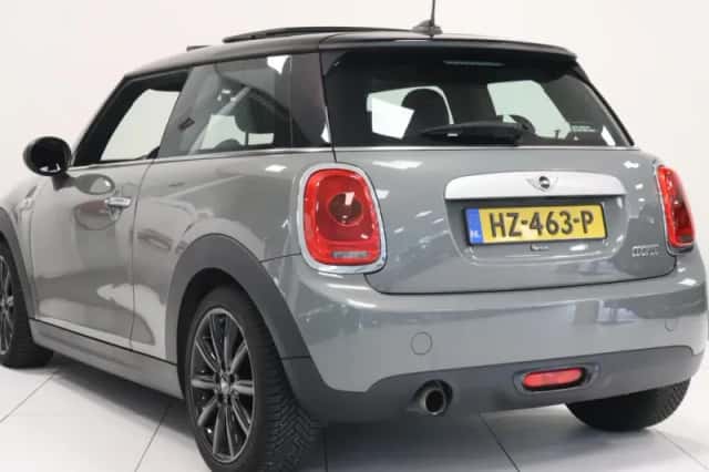 MINI Cooper (2016) thumbnail 6