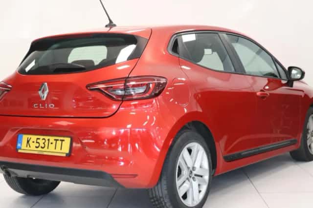 Renault Clio (2021) thumbnail 2