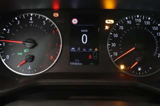 Renault Clio (2021) thumbnail 4