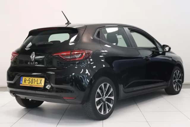 Renault Clio (2022) thumbnail 2