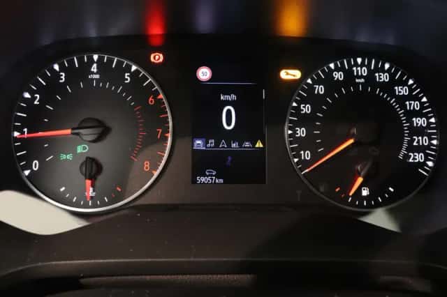 Renault Captur (2021) thumbnail 4