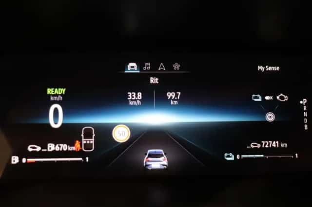 Renault Clio (2023) thumbnail 4