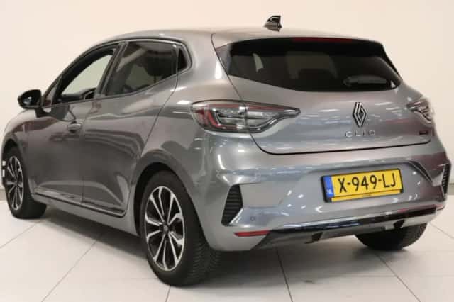 Renault Clio (2023) thumbnail 6