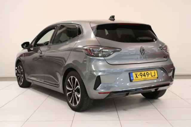 Renault Clio (2023) thumbnail 6