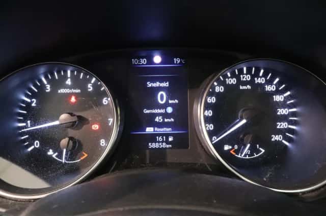 Nissan Qashqai (2021) thumbnail 4